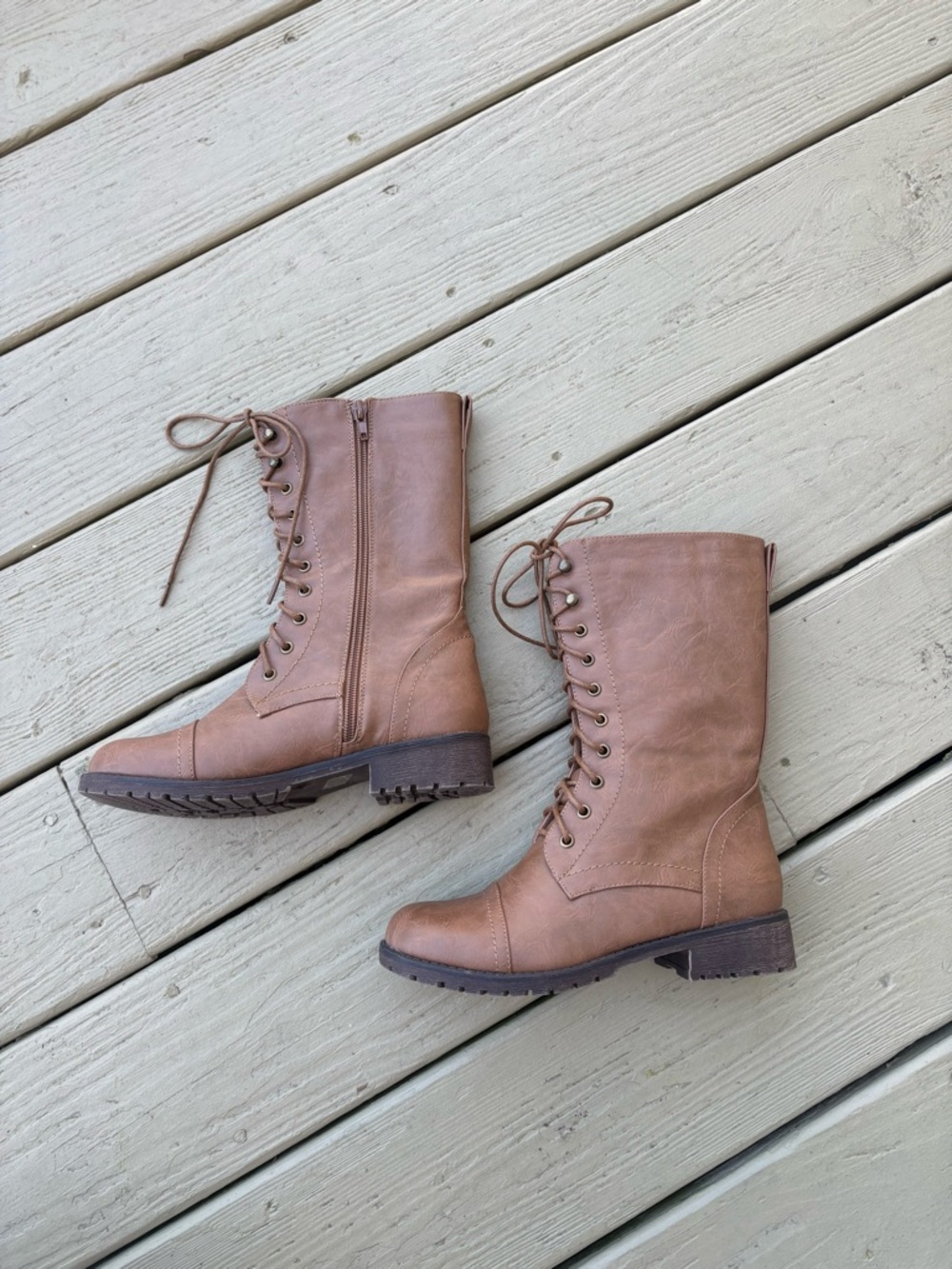 NWOT  REFRESH Woman’s Brown Lace-Up  Boots , Size: 6.5